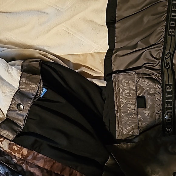 WOMEN Ski-Snowboard Jacket/Parka. Bonfire. Size small - Picture 5 of 7